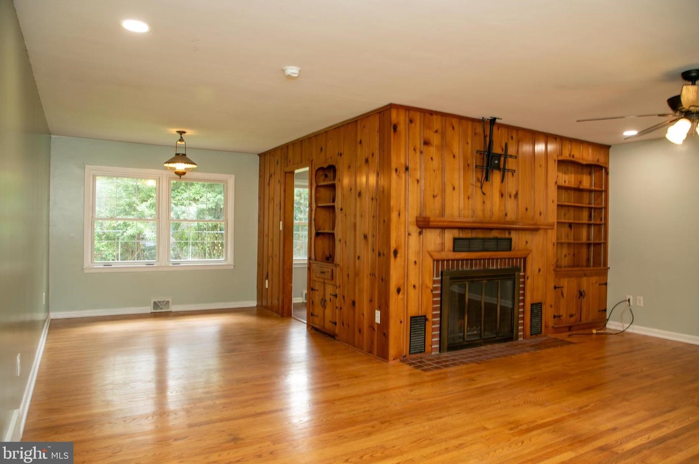 136 Oak Ln Dr, Laurel DE  19956-1461 exterior