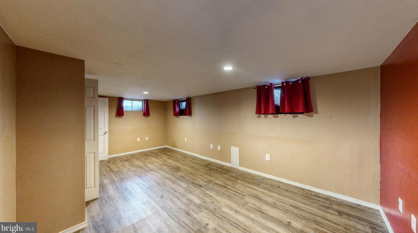 136 Oak Ln Dr, Laurel DE  19956-1461 exterior