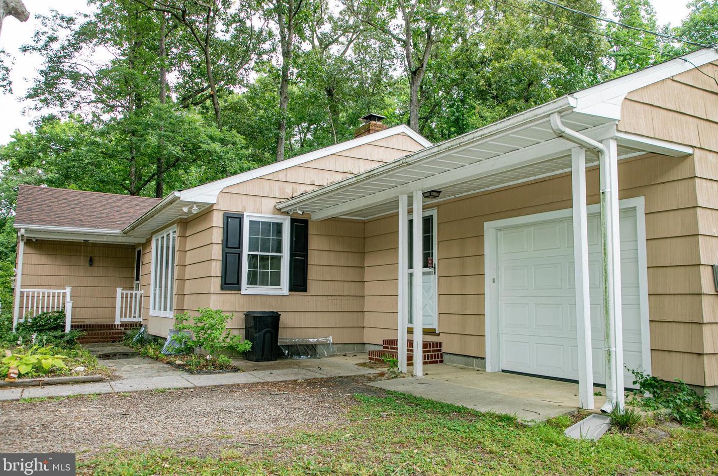 136 Oak Ln Dr, Laurel DE  19956-1461 exterior