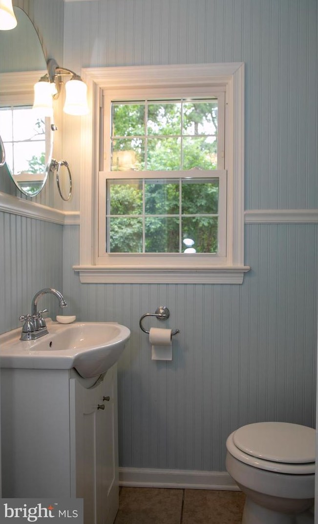 136 Oak Ln Dr, Laurel DE  19956-1461 exterior