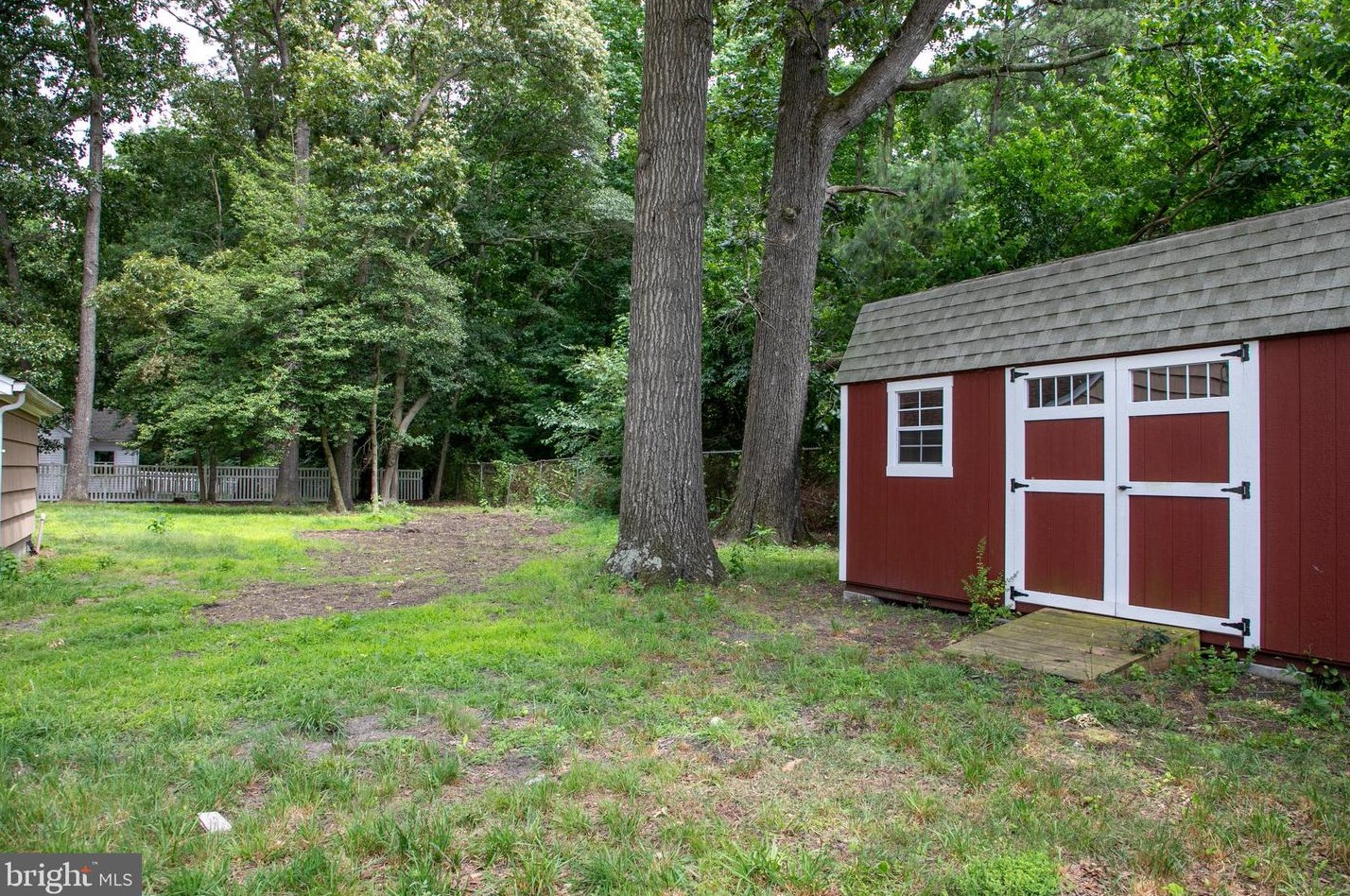 136 Oak Ln Dr, Laurel DE  19956-1461 exterior