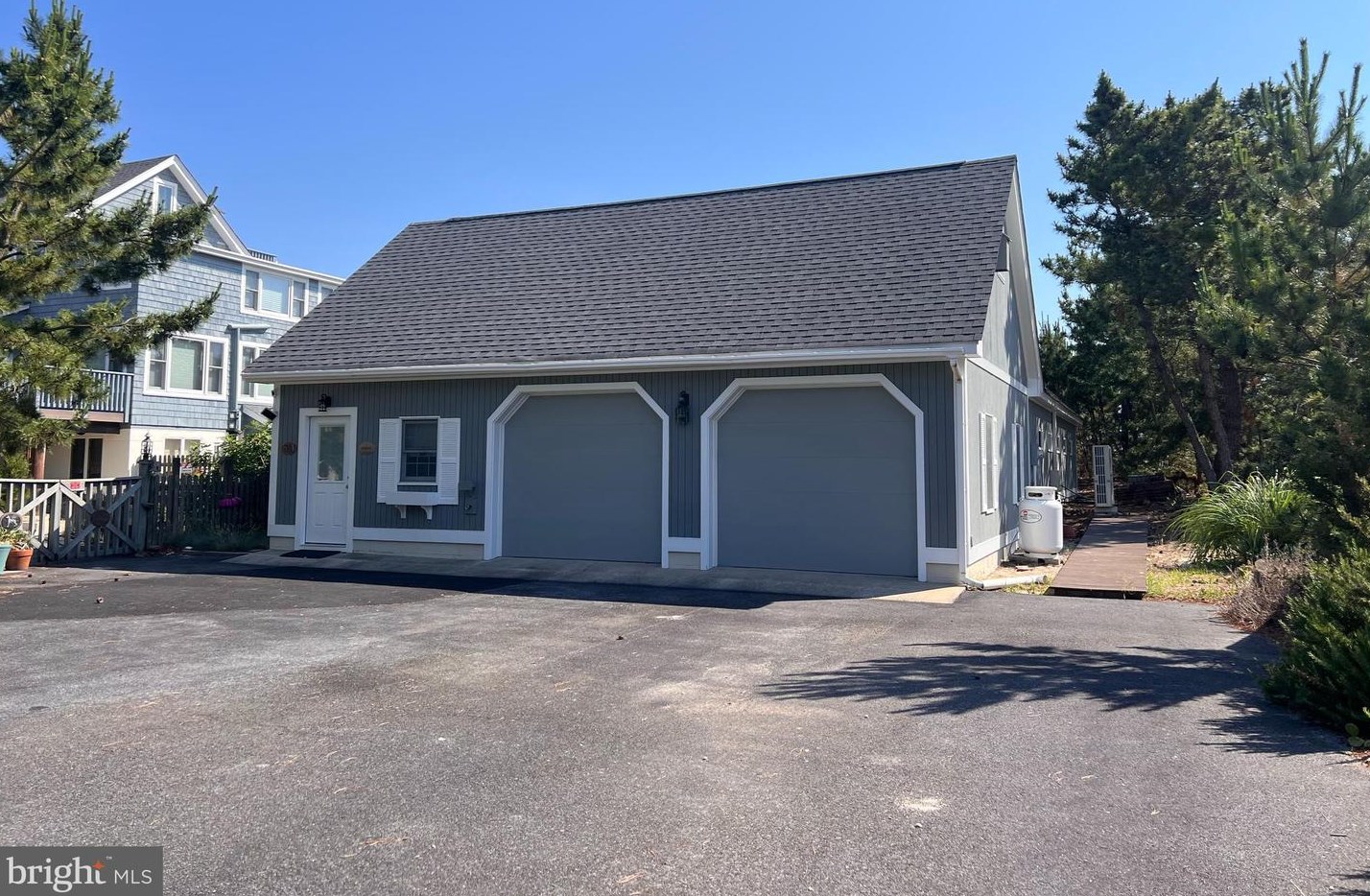 351 Bay Ave, Slaughter Beach, DE 19963