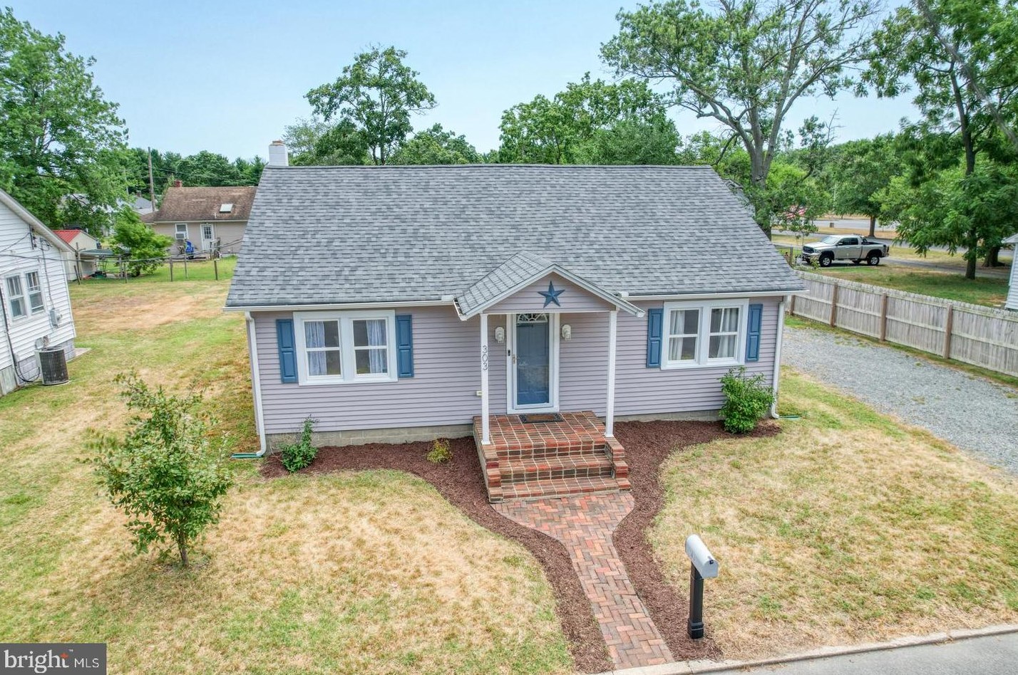 303 Lovers Ln, Slaughter Beach, DE 19963