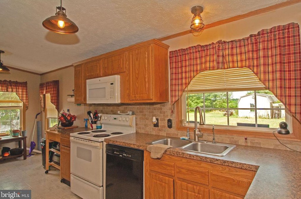 13293 Wootten Rd, Laurel, DE 19956