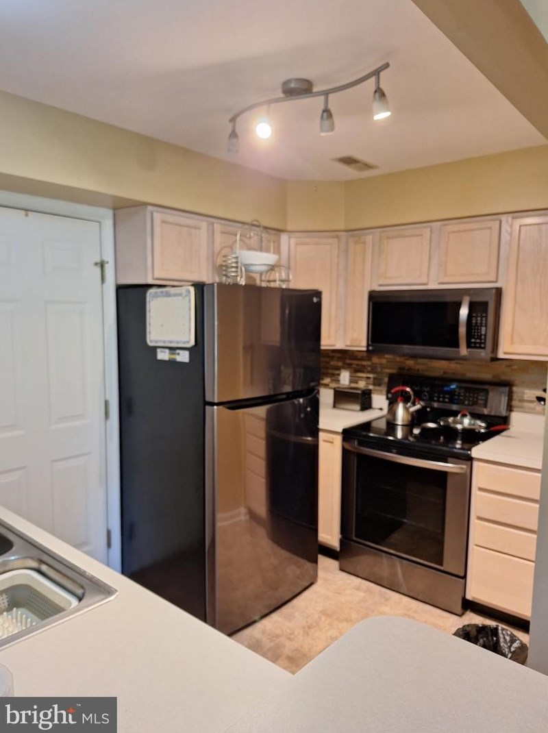 232 Lakeside Dr, Lewes, DE 19958