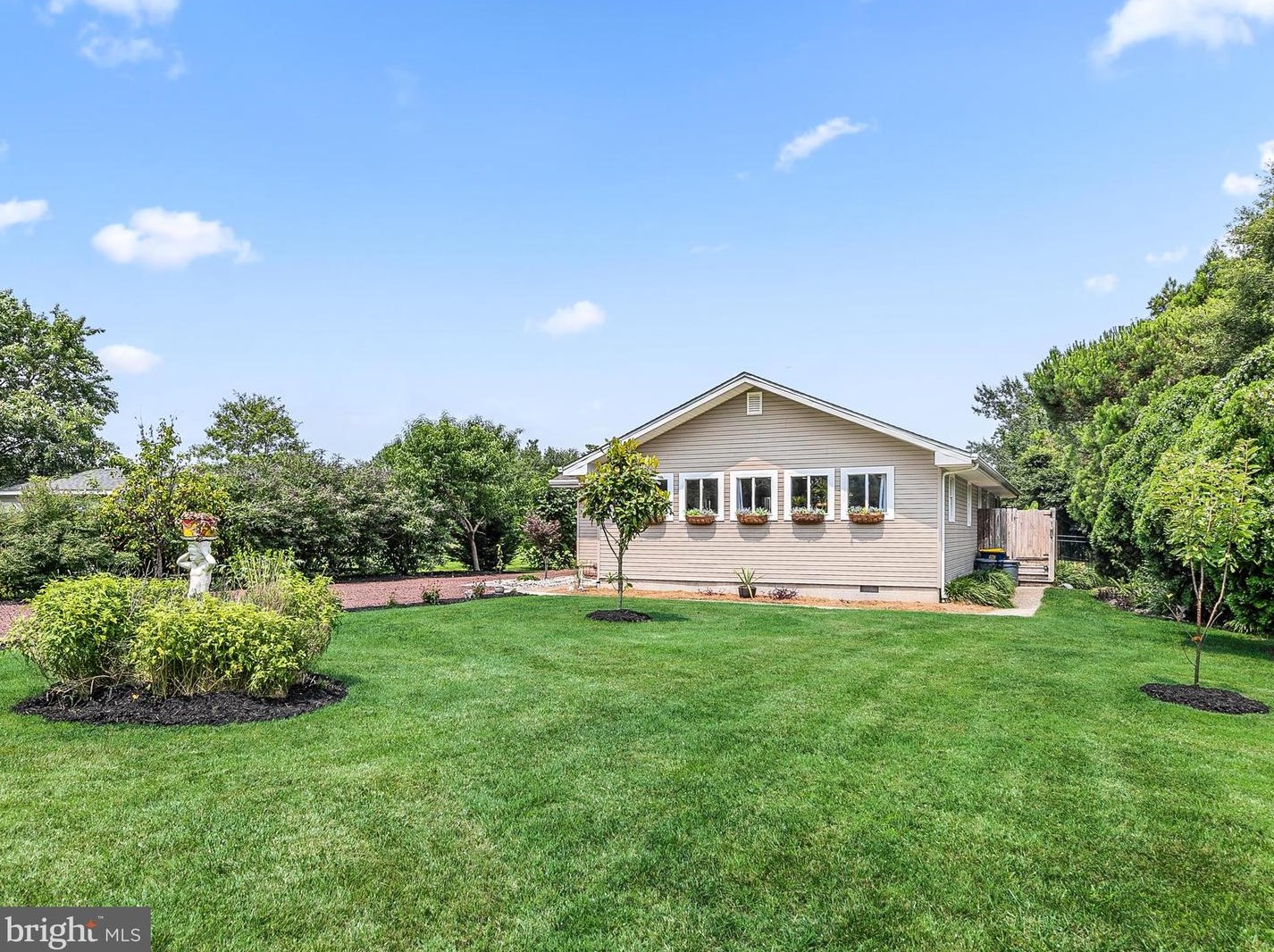 32793 Cedar Dr, Millville, DE 19970