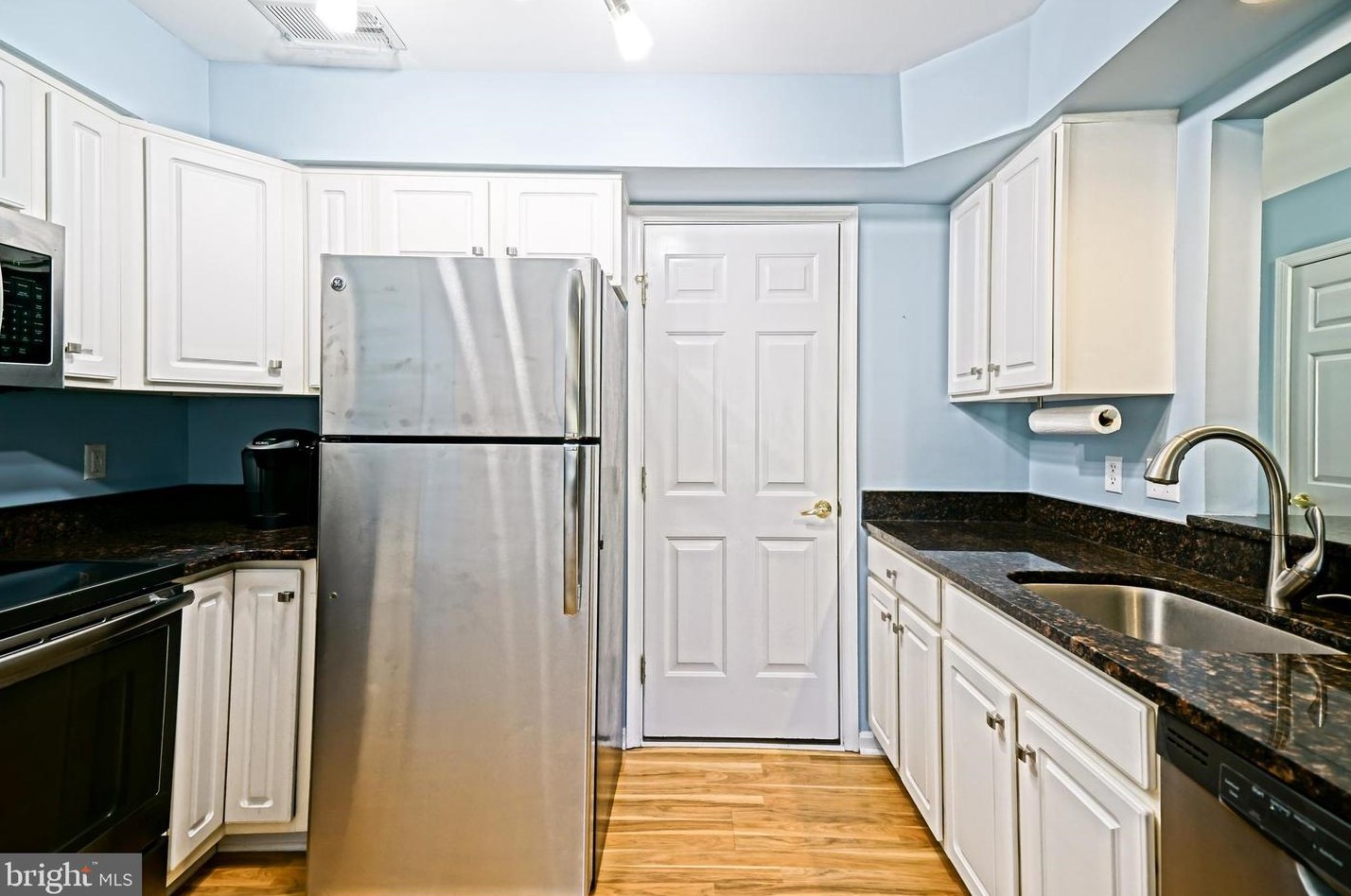 238 Lakeside Dr, Lewes DE 19958-8984 exterior