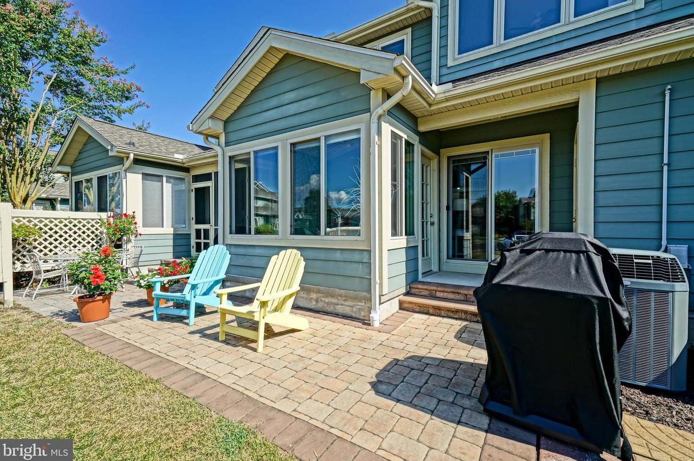 238 Lakeside Dr, Lewes DE 19958-8984 exterior