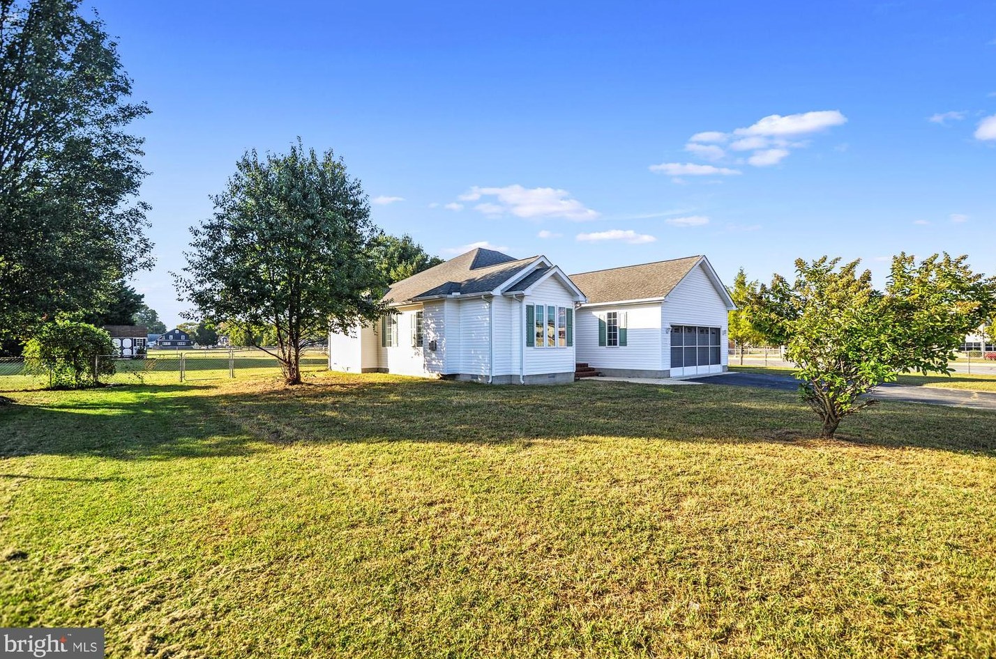 500 Maple St, Slaughter Beach, DE 19963