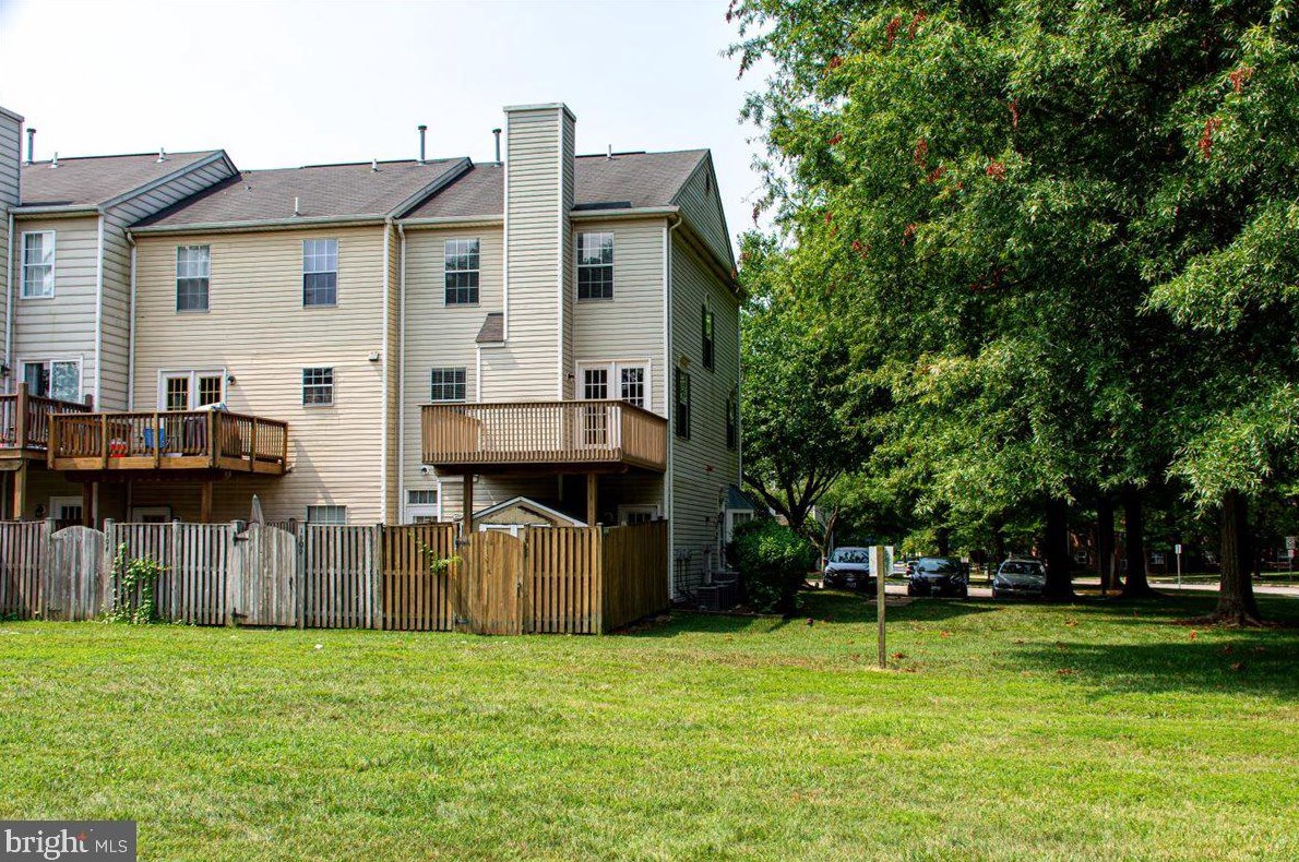 1902 Pawlet Dr, Crofton MD 21114-1687 exterior