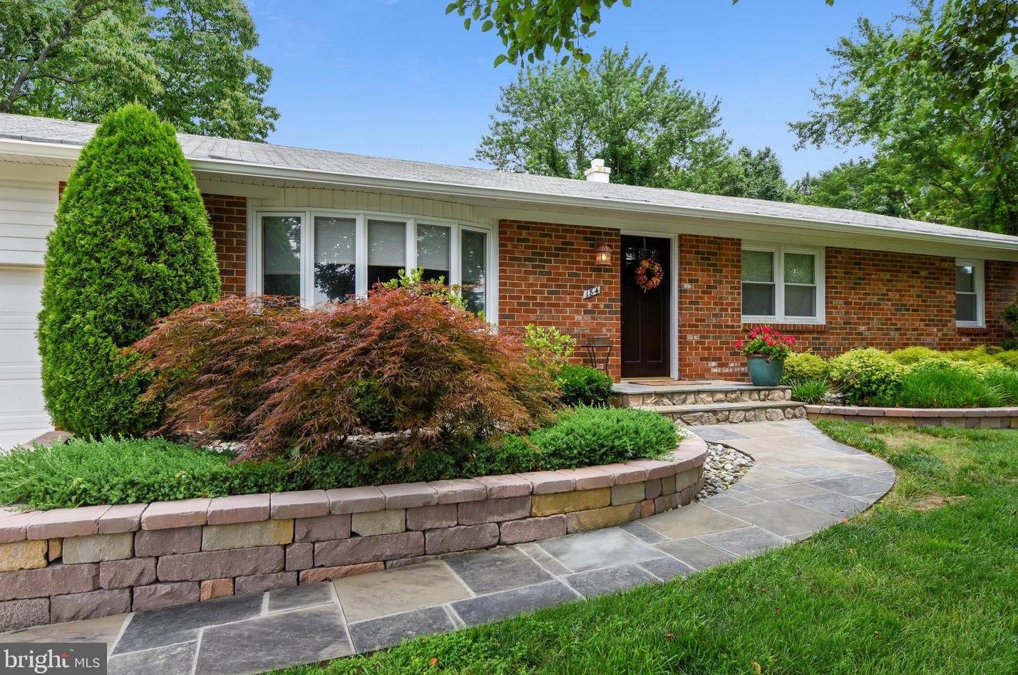 184 Campus Green Dr, Arnold, MD 21012