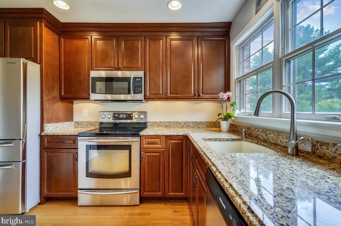 1122 Jeffrey Dr, Crofton MD 21114-1315 exterior