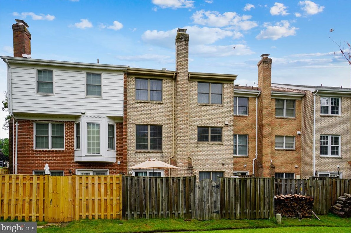 1122 Jeffrey Dr, Crofton MD 21114-1315 exterior