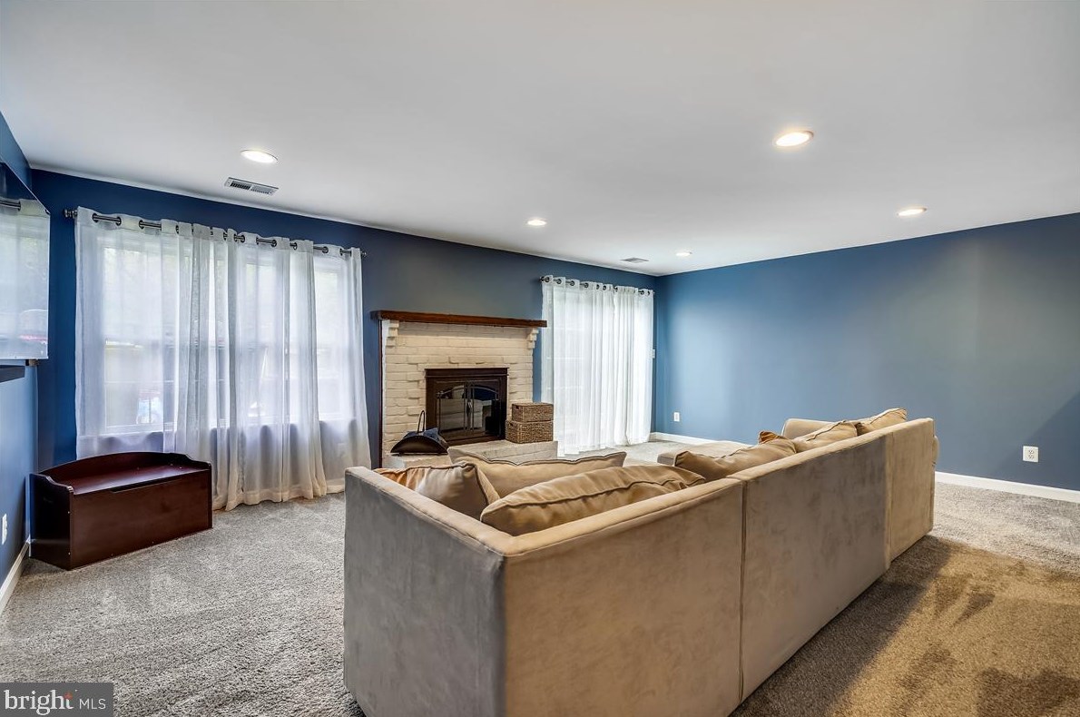 1122 Jeffrey Dr, Crofton MD 21114-1315 exterior