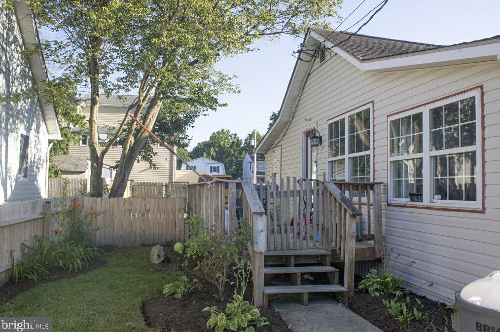 1213 Oak Ave, Shady Side, MD 20764