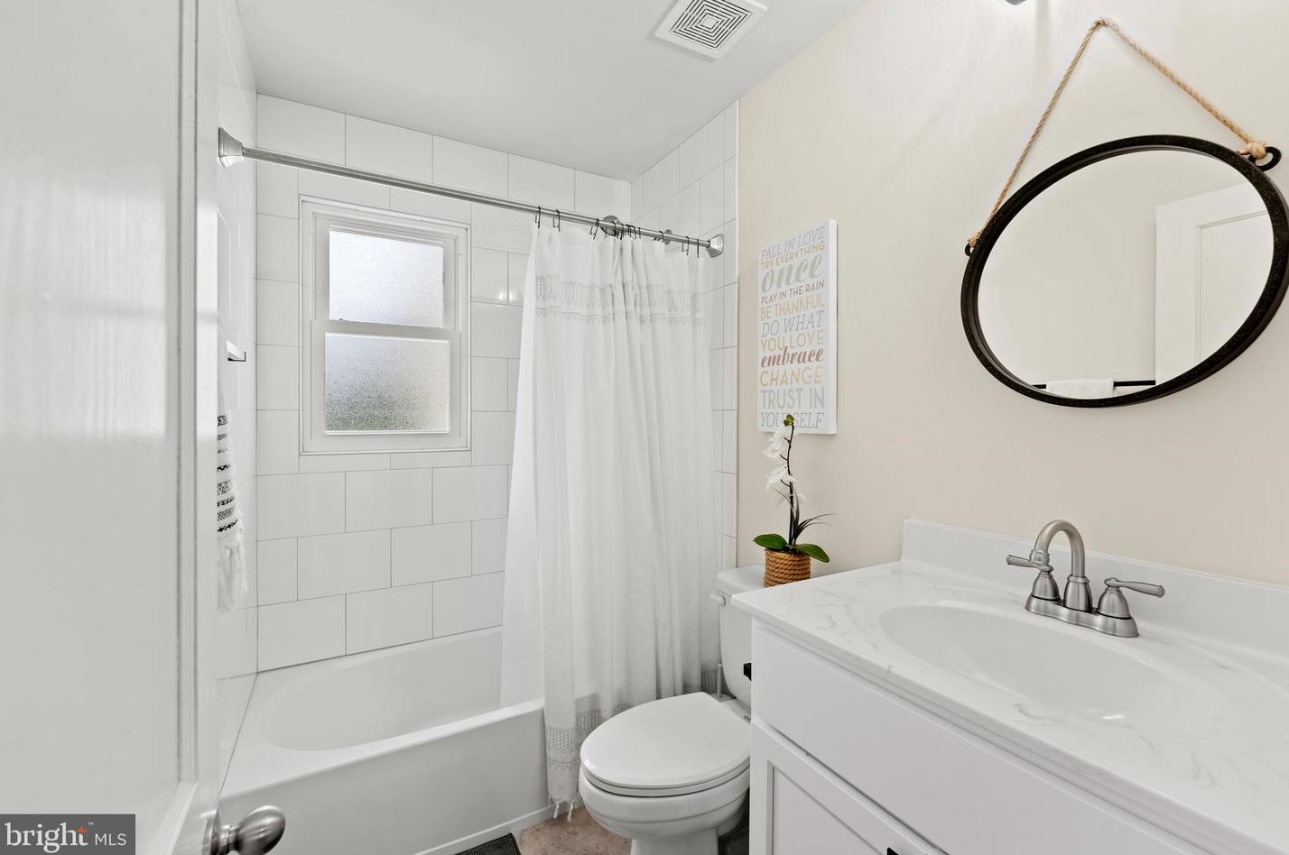 902 Hillcrest Rd, Baltimore MD  21076-1504 exterior