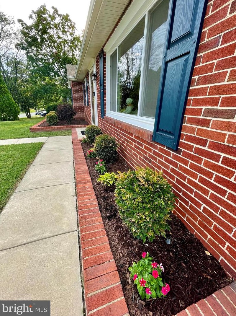 902 Hillcrest Rd, Baltimore, MD 21076-1504
