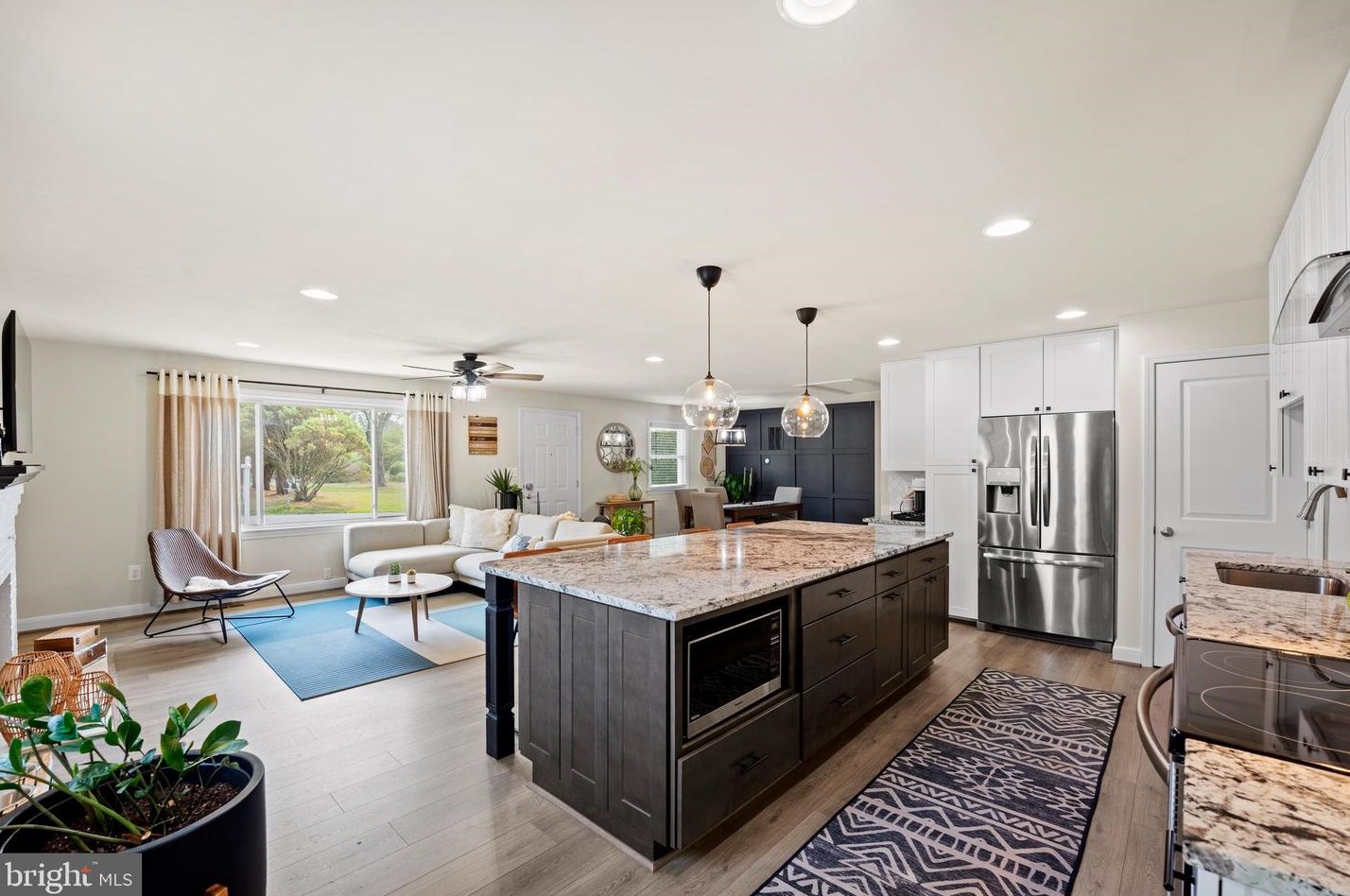 902 Hillcrest Rd, Baltimore MD  21076-1504 exterior