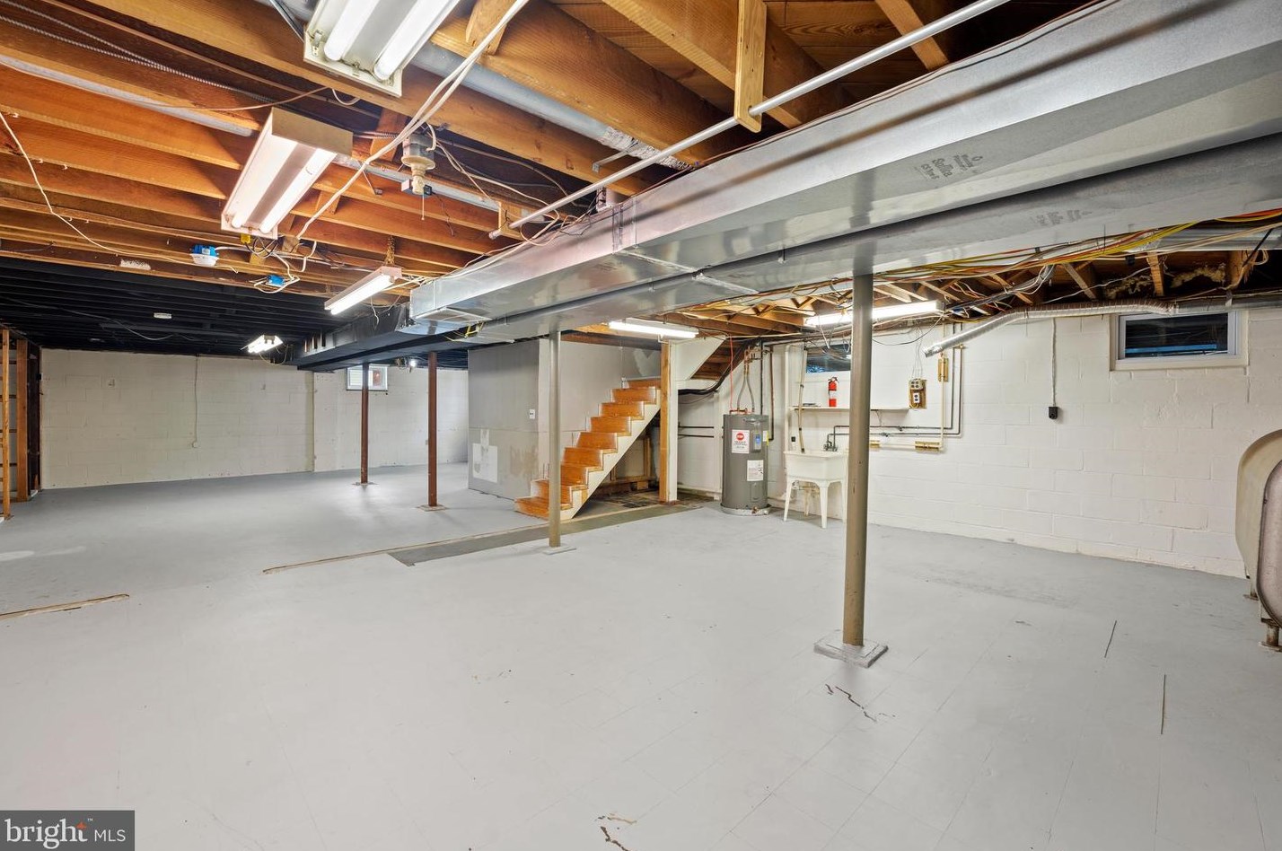 902 Hillcrest Rd, Baltimore MD  21076-1504 exterior