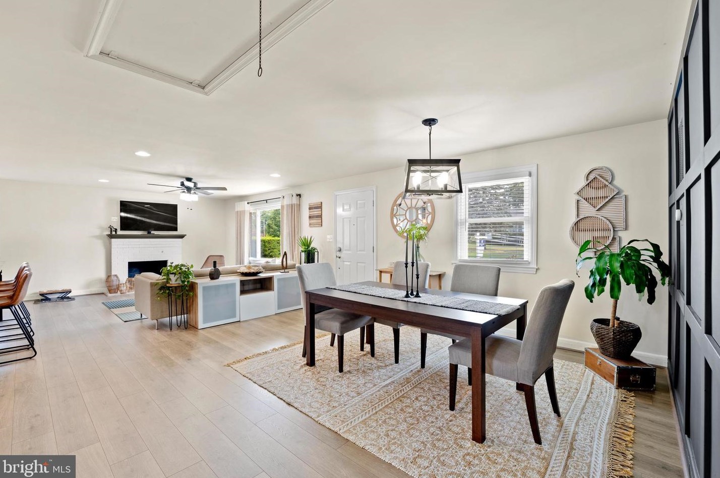 902 Hillcrest Rd, Baltimore MD  21076-1504 exterior