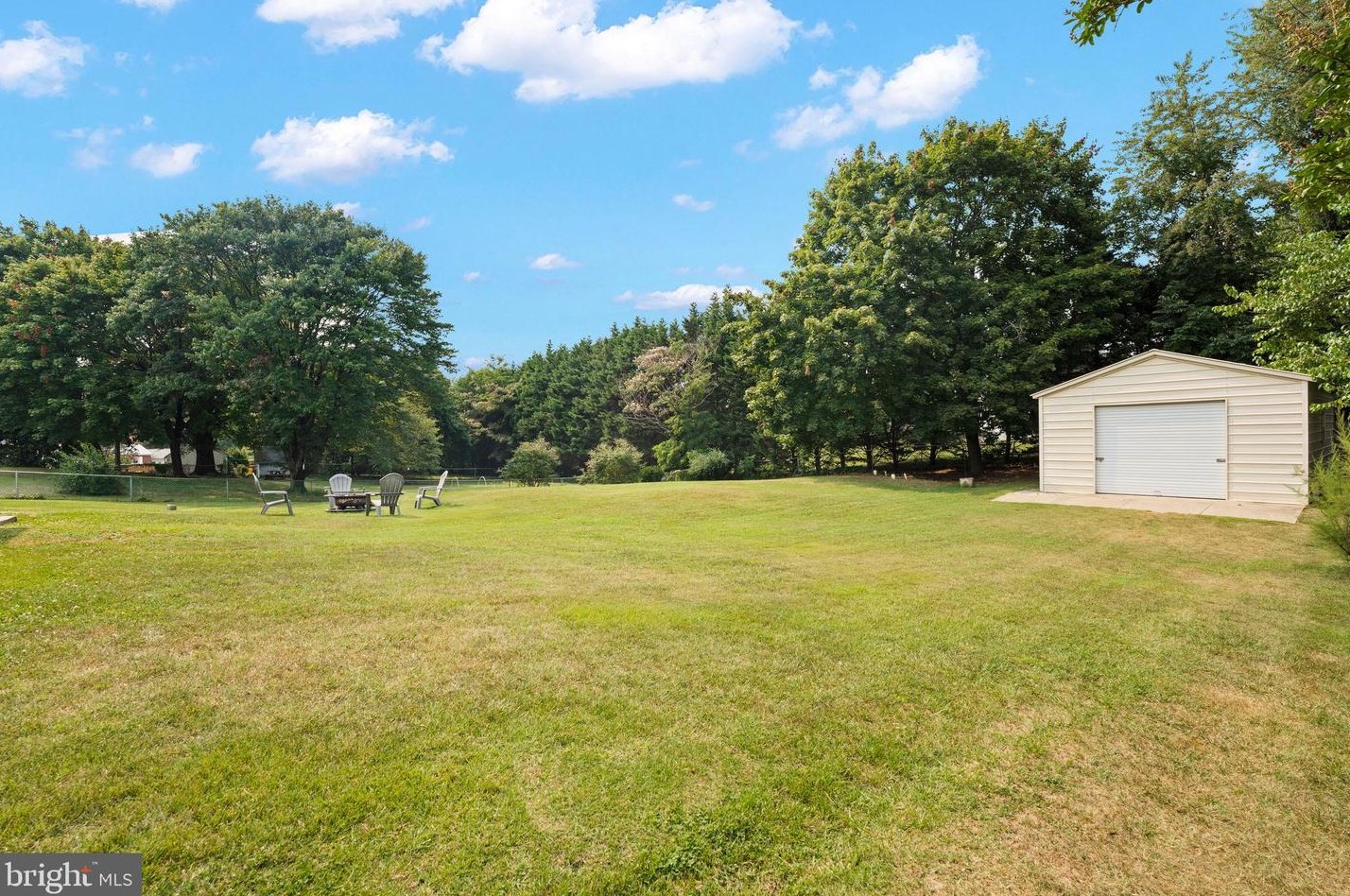 902 Hillcrest Rd, Baltimore MD  21076-1504 exterior