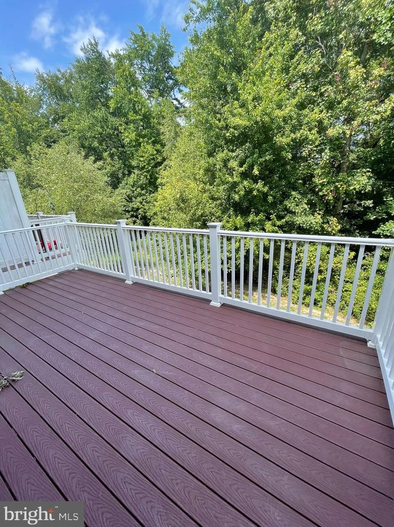 7272 Dorchester Woods Ln, Baltimore MD  21076-2038 exterior