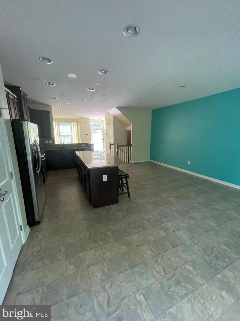 7272 Dorchester Woods Ln, Baltimore, MD 21076