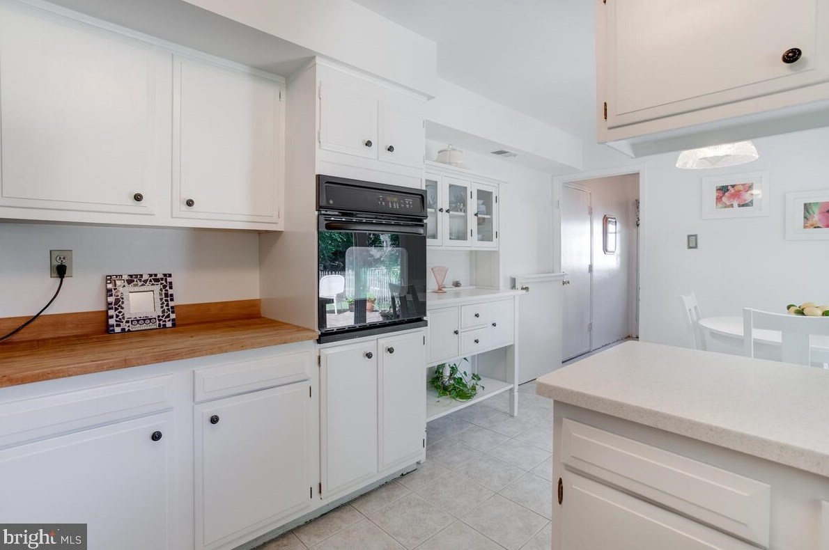 1724 Truro Rd, Crofton MD  21114-2520 exterior