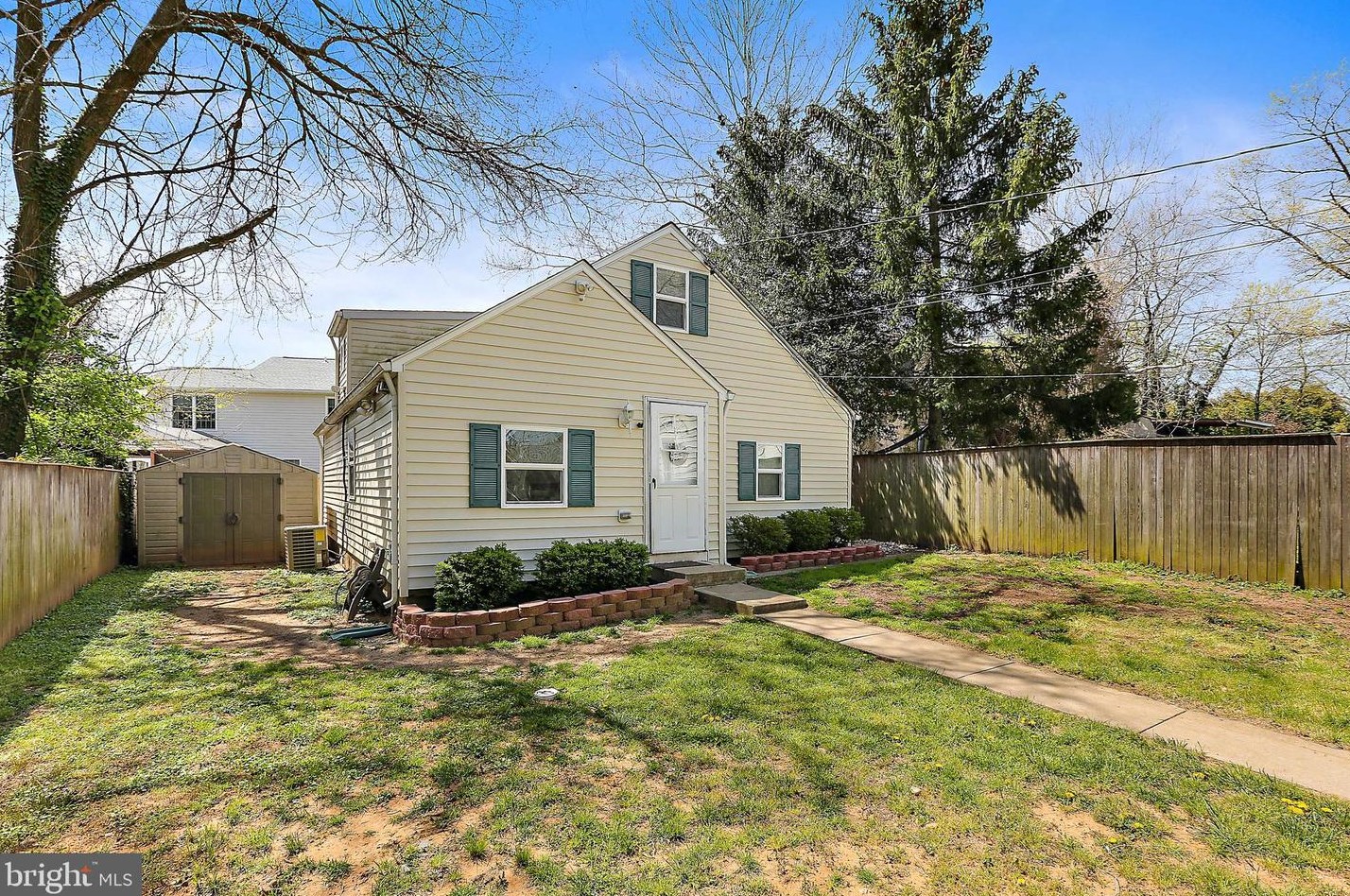 215 Sycamore Rd, Baltimore, MD 21226-1765
