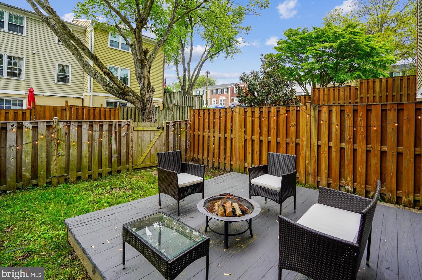 1852 Sharwood Pl, Crofton MD 21114-1949 exterior