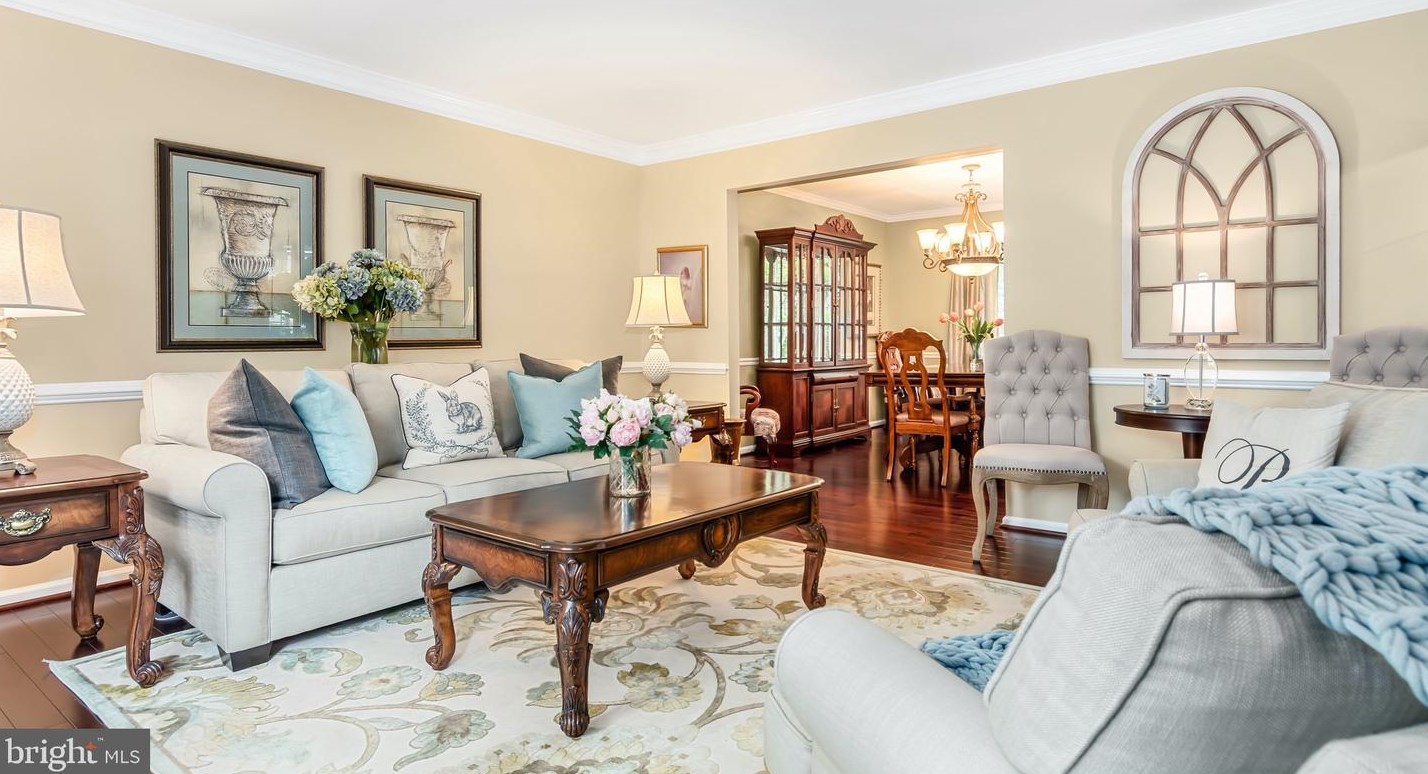 2318 Nantucket Dr, Crofton, MD 21114-1655