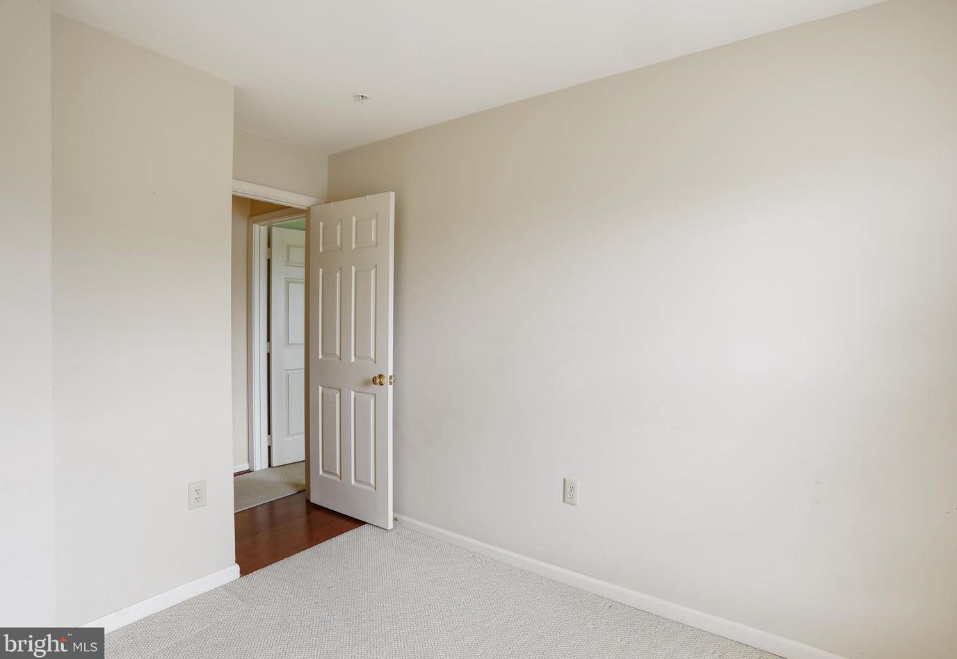 2226 Montauk Dr, Crofton MD 21114-3241 exterior