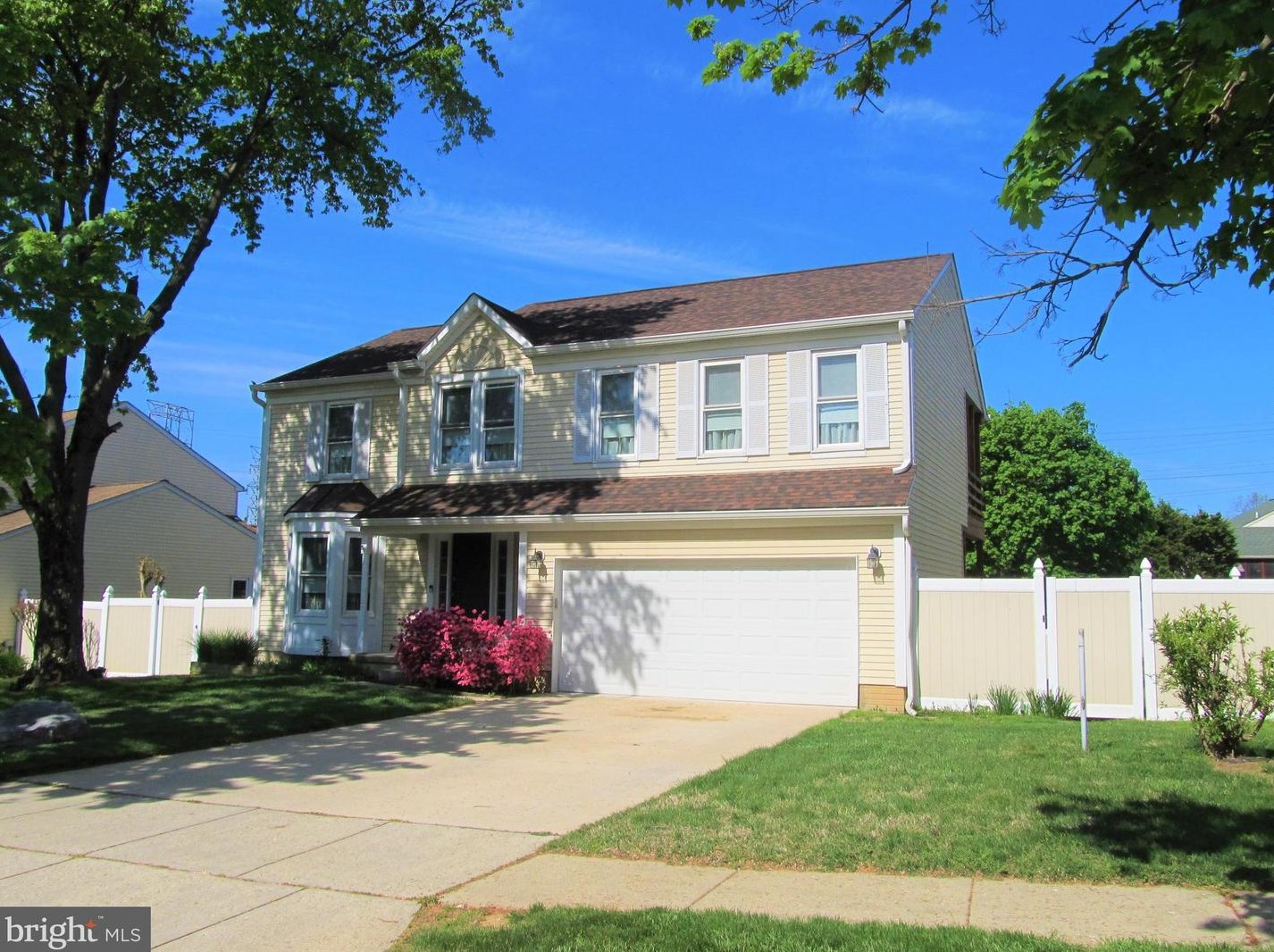746 Sunnyfield Ln, Baltimore, MD 21225-3363