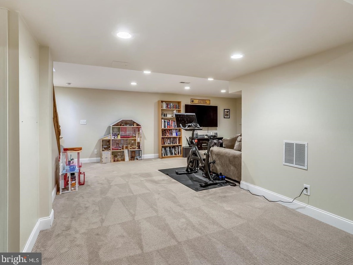 2718 Bains Ct, Crofton MD 21114-3153 exterior