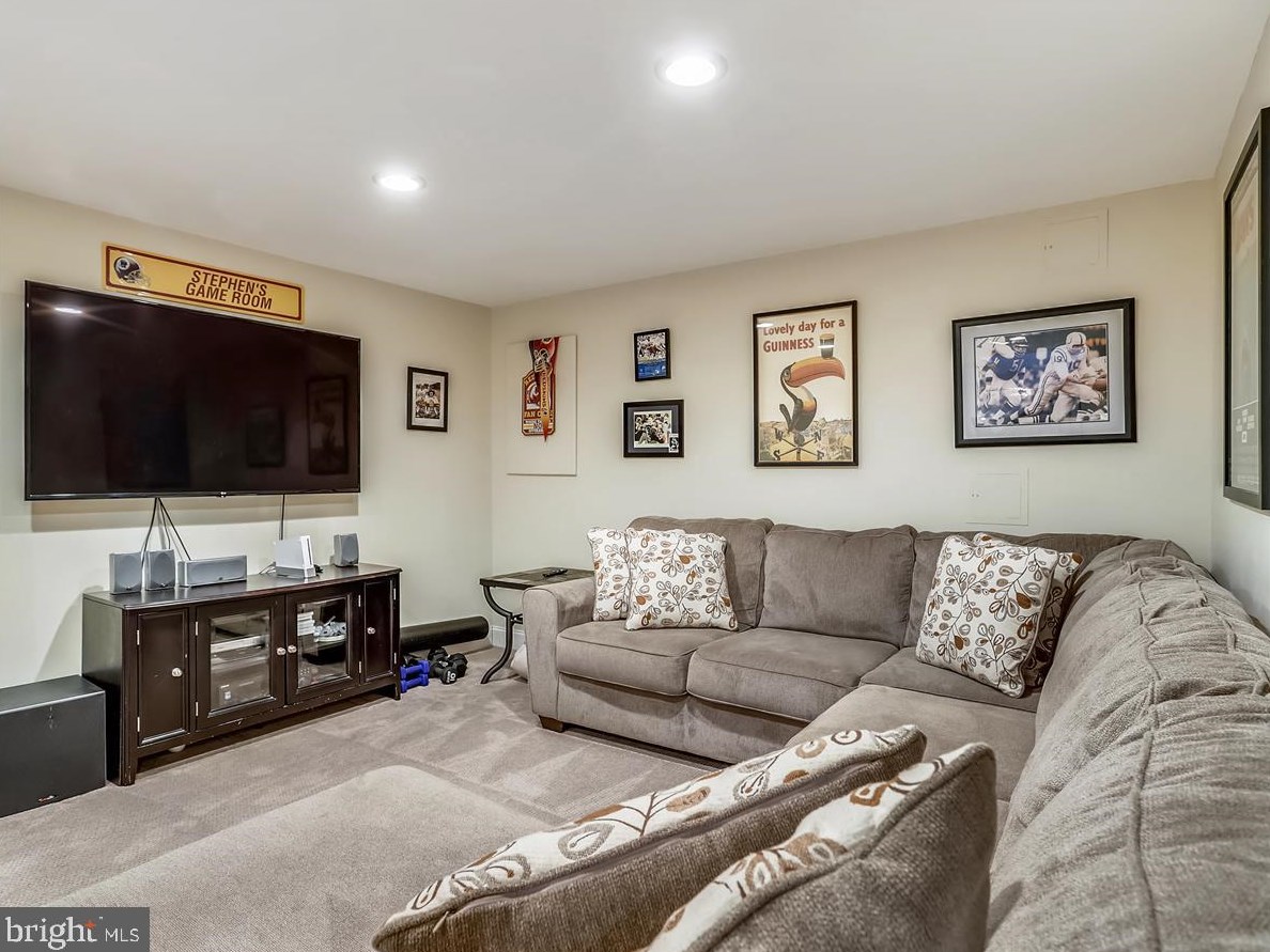 2718 Bains Ct, Crofton MD 21114-3153 exterior