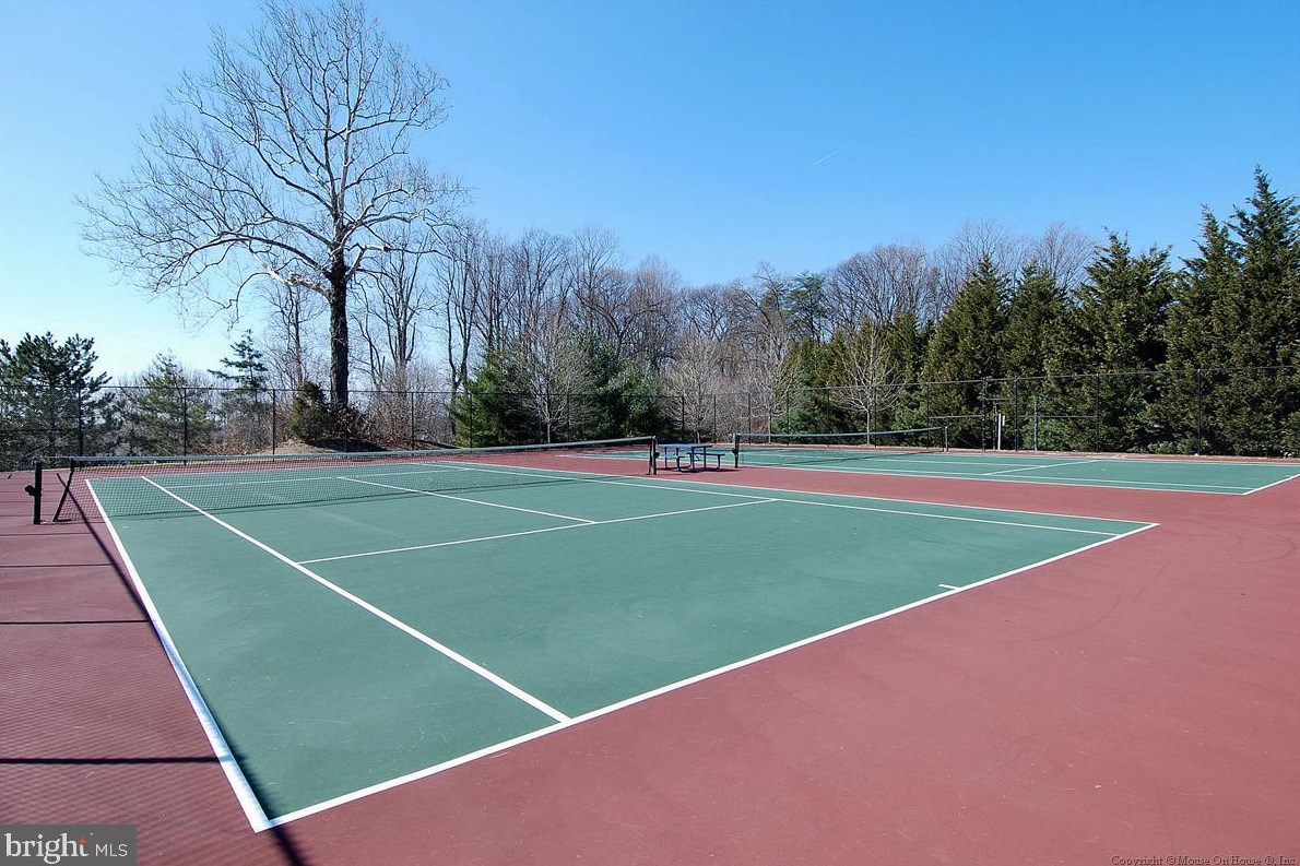 2718 Bains Ct, Crofton MD 21114-3153 exterior