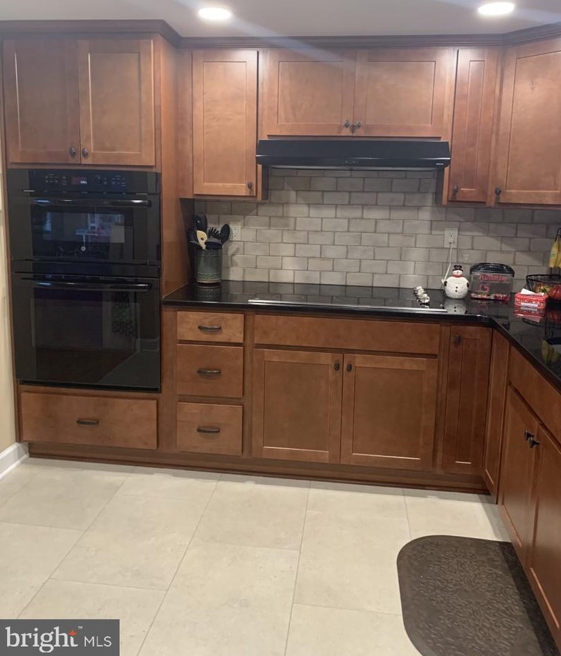 1715 Granite Ct, Crofton MD  21114-2411 exterior