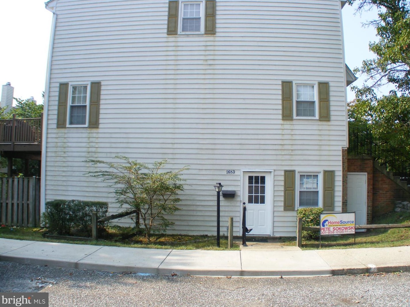 1683 Hart Ct, Crofton, MD 21114-1613