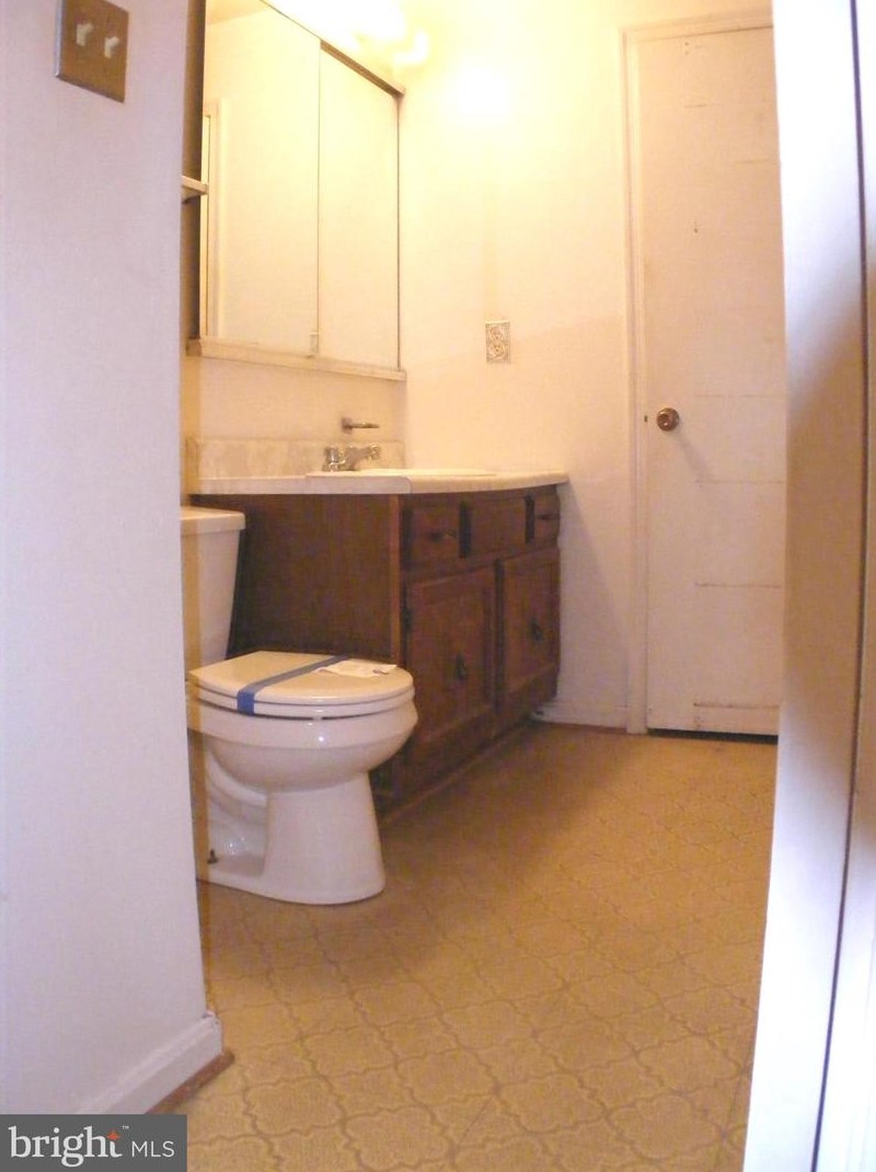 1683 Hart Ct, Crofton MD 21114-1613 exterior