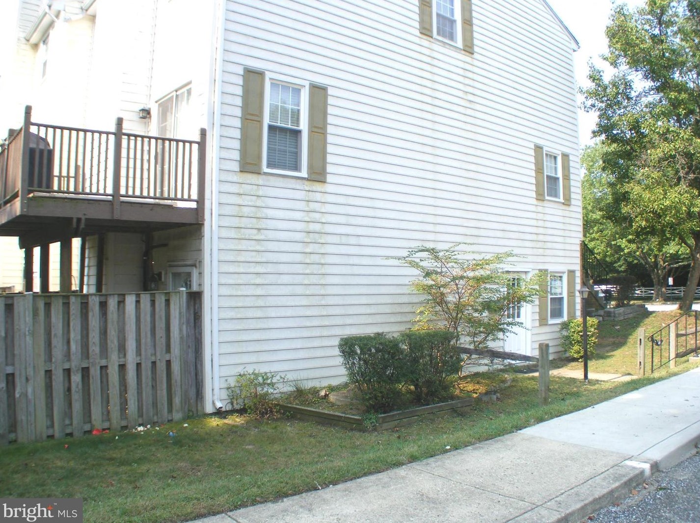 1683 Hart Ct, Crofton MD 21114-1613 exterior