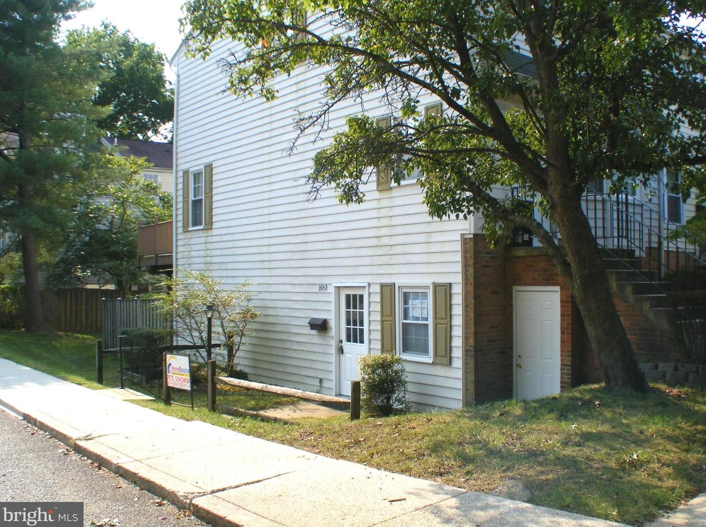 1683 Hart Ct, Crofton MD  21114-1613 exterior