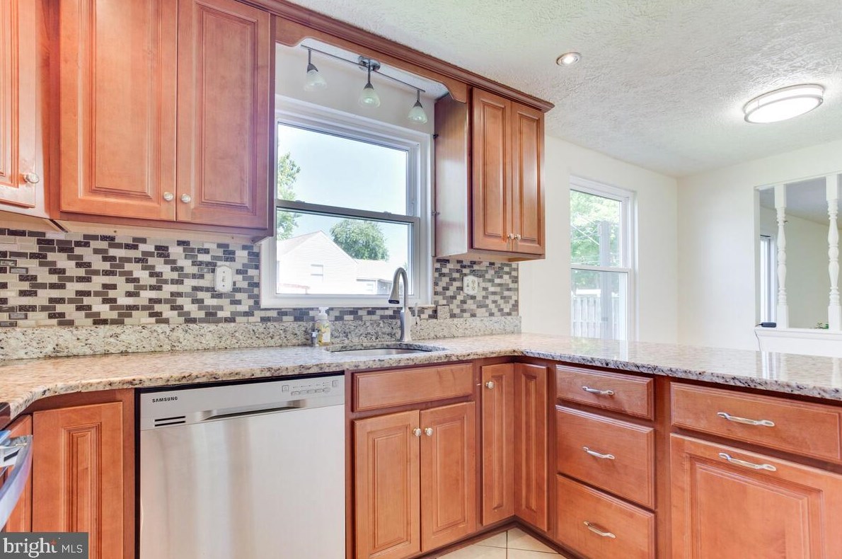 1446 Fairbanks Dr, Baltimore MD  21076-1622 exterior