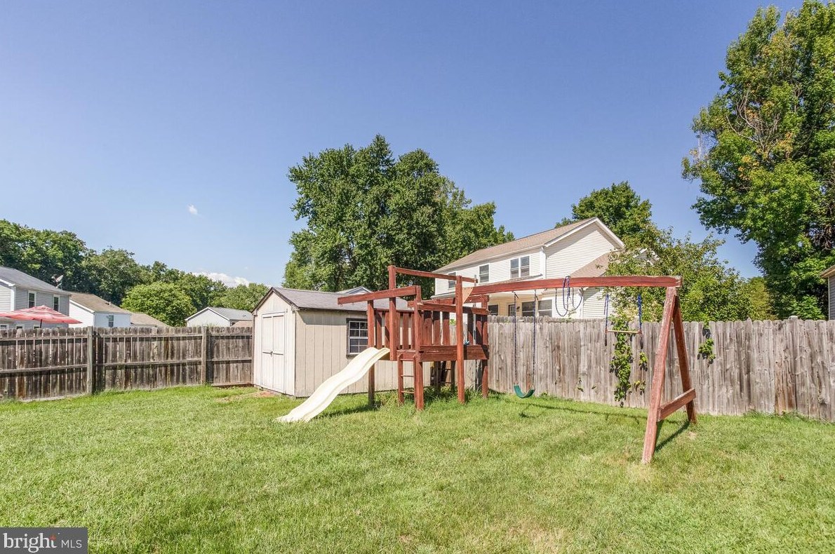 1446 Fairbanks Dr, Baltimore MD  21076-1622 exterior