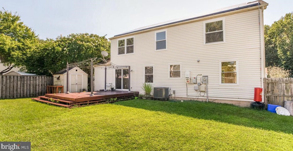 1446 Fairbanks Dr, Baltimore MD  21076-1622 exterior