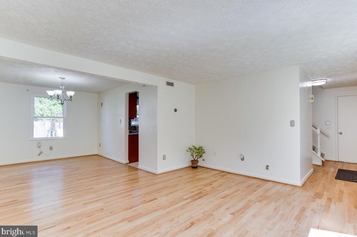 1446 Fairbanks Dr, Baltimore MD  21076-1622 exterior