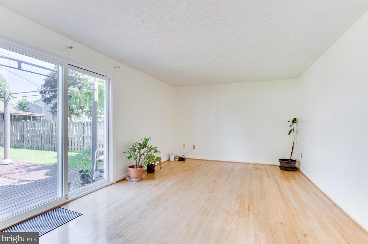 1446 Fairbanks Dr, Baltimore MD  21076-1622 exterior