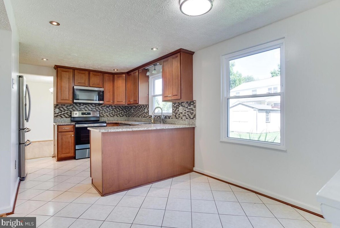 1446 Fairbanks Dr, Baltimore MD  21076-1622 exterior