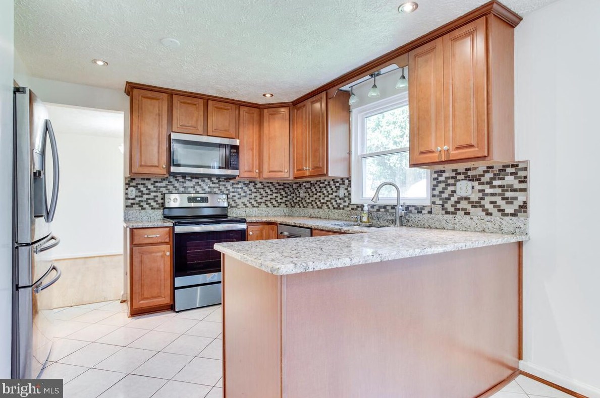 1446 Fairbanks Dr, Baltimore MD  21076-1622 exterior