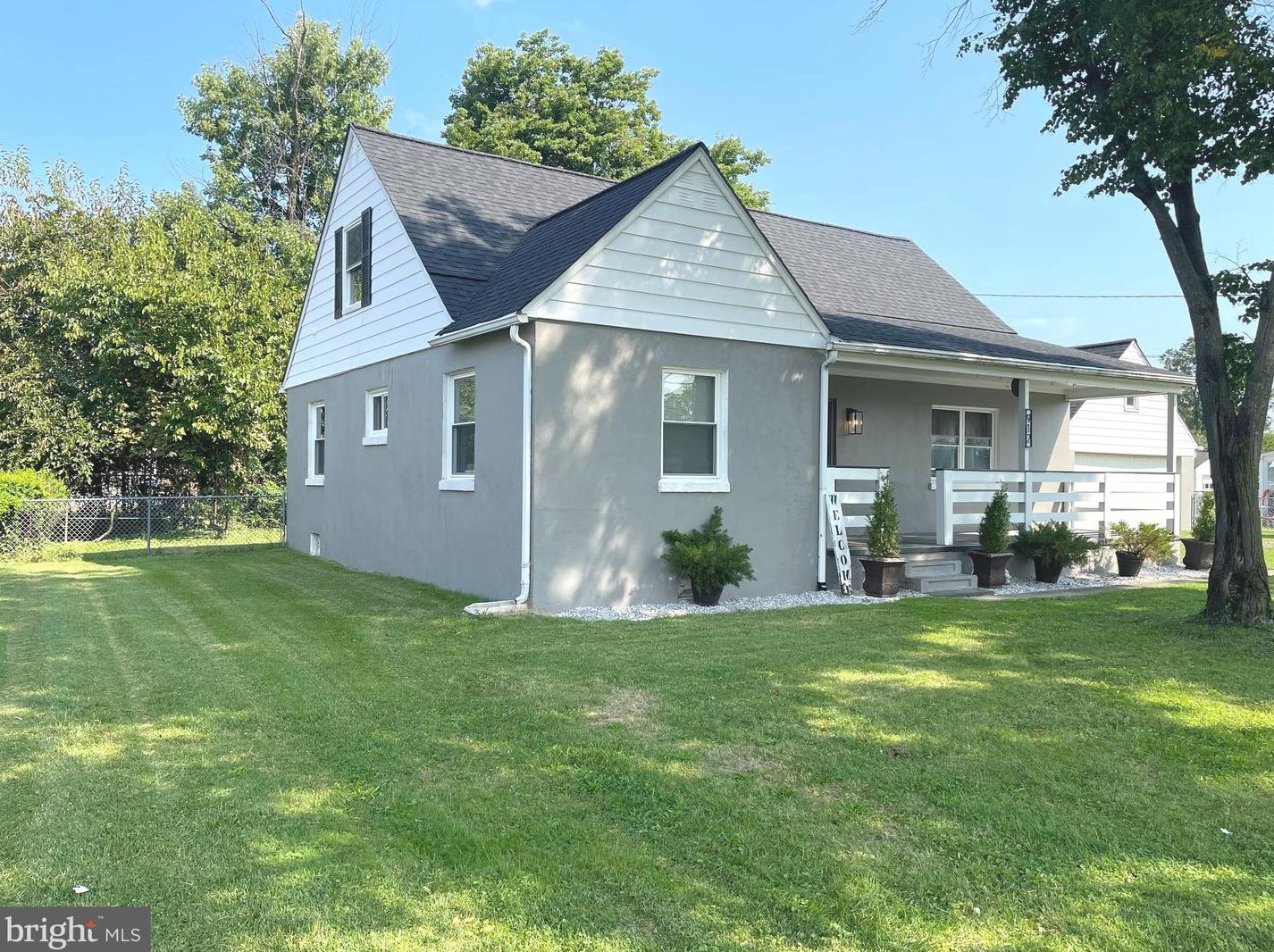 912 Hammonds Ln, Baltimore MD  21225-3337 exterior