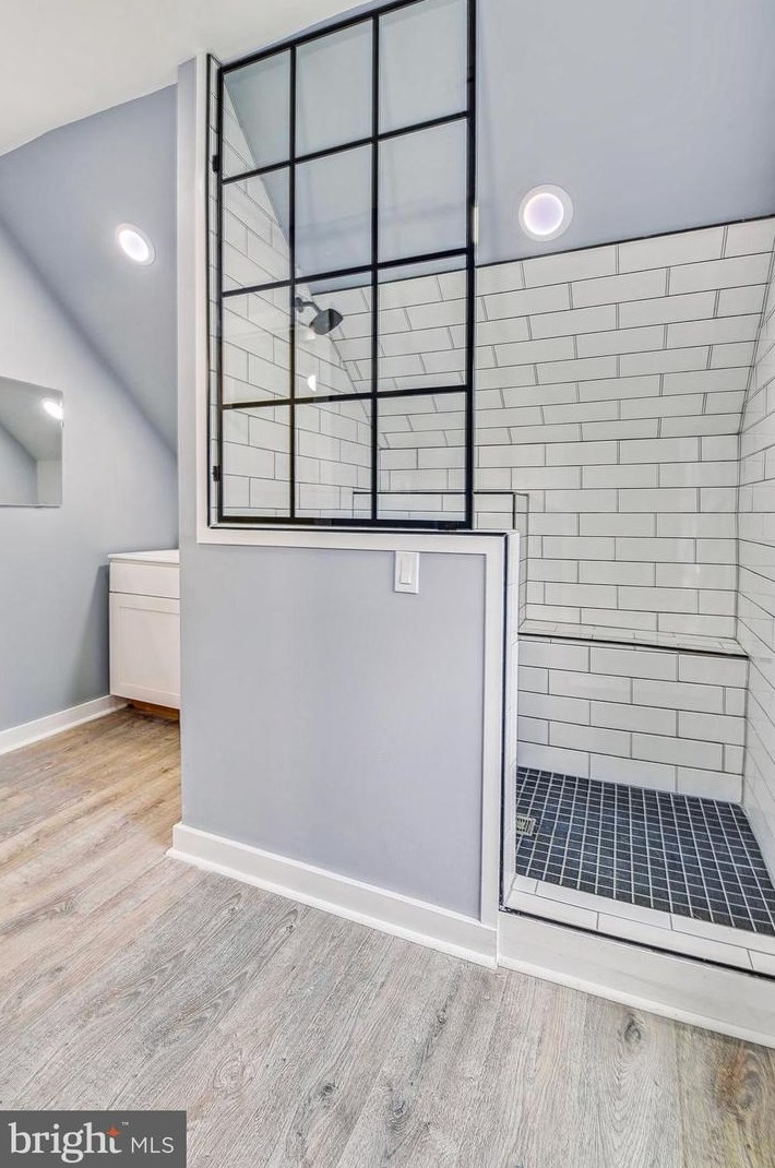 912 Hammonds Ln, Baltimore MD  21225-3337 exterior
